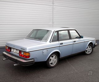 Volvo 264 2.4 R6 66kW