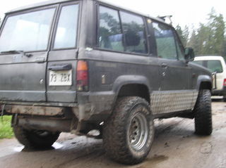 Isuzu Trooper 2.6 r4 85kW