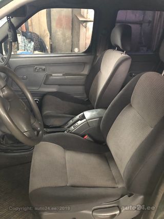 Nissan Pickup 2.5 R4 76kW