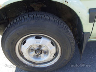 Nissan Prairie 4x4 2.0 R4 68kW