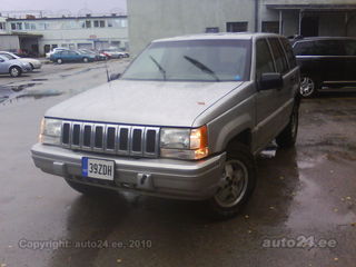 Jeep Grand Cherokee LAREDO 4.0 R6 131kW