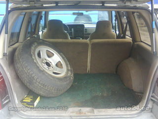 Jeep Grand Cherokee LAREDO 4.0 R6 131kW