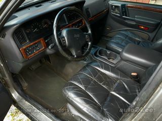 Jeep Grand Cherokee Laredo 4.0 R6 130kW