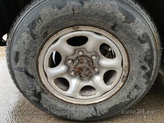 Nissan Terrano Terrano II 2.7 92kW