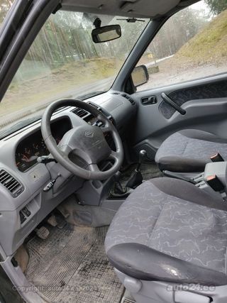 Nissan Terrano Terrano II 2.7 92kW