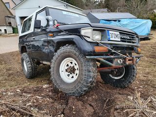 Toyota Land Cruiser 73 2.4 66kW