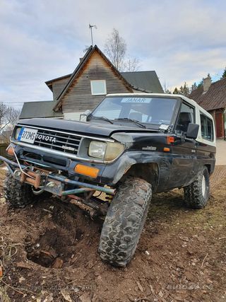 Toyota Land Cruiser 73 2.4 66kW
