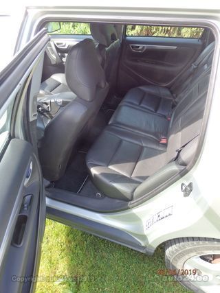 Volvo V70 Summum 2.4 120kW