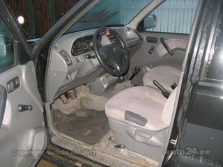 Nissan Terrano 2.4 R4 91kW