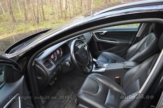 Volvo V60 4x4 2.4 D4 120kW