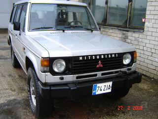 Mitsubishi pajero 2.5