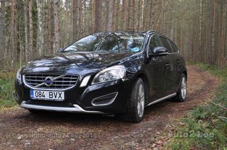 Volvo V60 4x4 2.4 D4 120kW