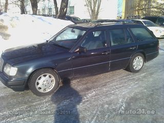 Mercedes-Benz E 250 2.5 83kW