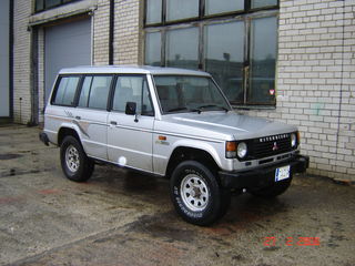 Mitsubishi pajero 2.5