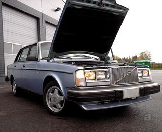 Volvo 264 2.4 R6 66kW
