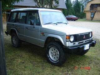 Mitsubishi pajero 2.5