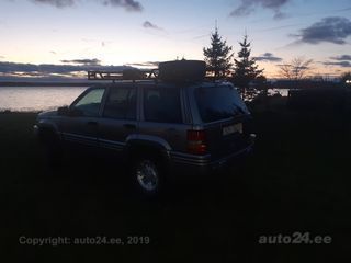 Jeep Grand Cherokee Laredo 4.0 R6 130kW