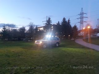 Jeep Grand Cherokee Laredo 4.0 R6 130kW