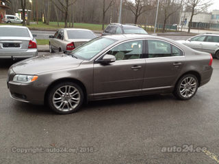 Volvo S80 4.4 V8 232kW
