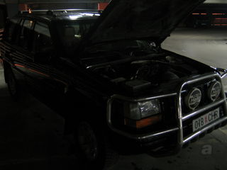 Jeep Grand Cherokee 5.2 V8 156kW