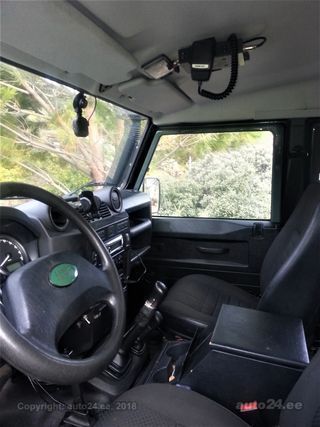 Land Rover Defender 130 DC HCPU 2.4 TDCI 2,4 90kW