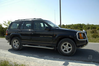 Jeep Grand Cherokee Limited LX 5.9 V8 177kW