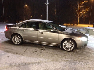 Volvo S80 4.4 V8 232kW