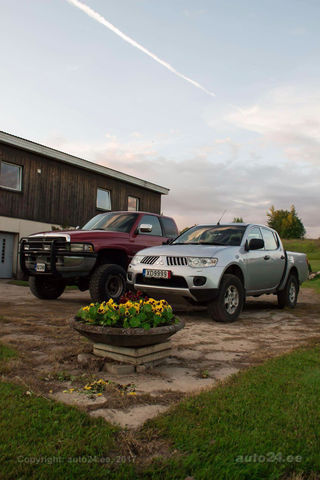 Dodge RAM Offroad lifted 5.9 v8 180kW