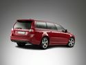 Volvo muutis V70 universaali sportlikumaks Volvo muutis V70 universaali sportlikumaks
