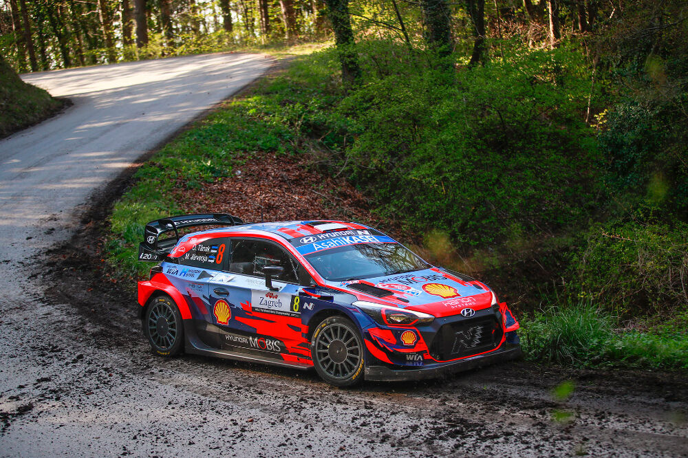 FOTOD. Tänak on avapäeva järel neljas, rallit juhib Neuville